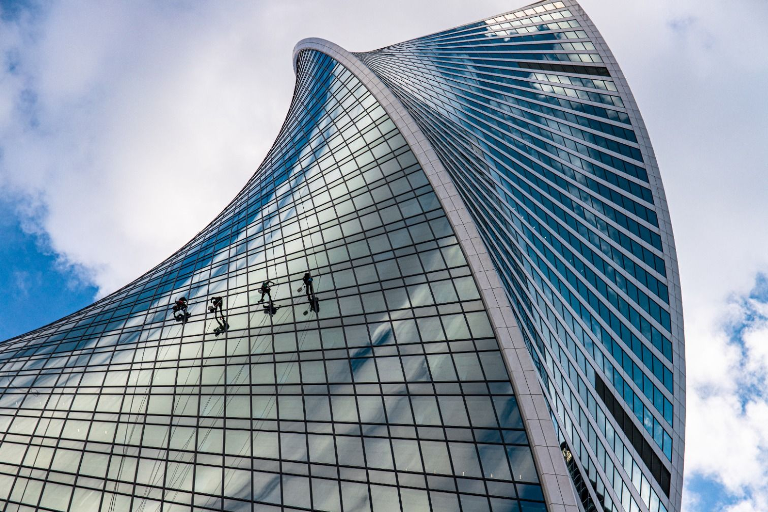 banner curved building